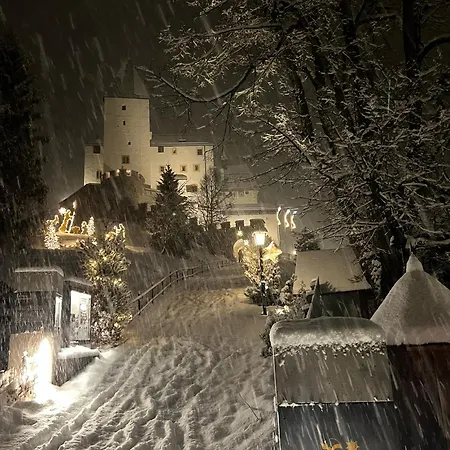 Theburg Boutique アパート *