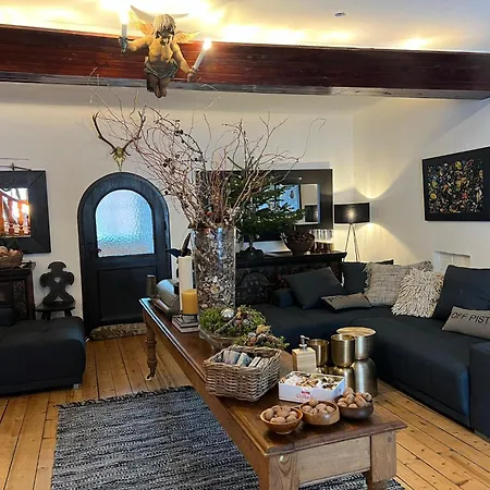 Theburg Boutique Apartment *