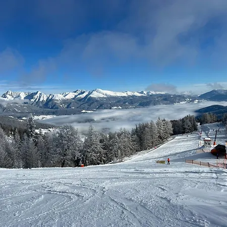 アパート Theburg Boutique