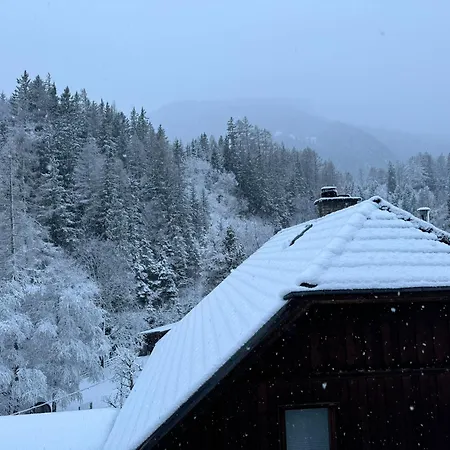 Theburg Boutique アパート